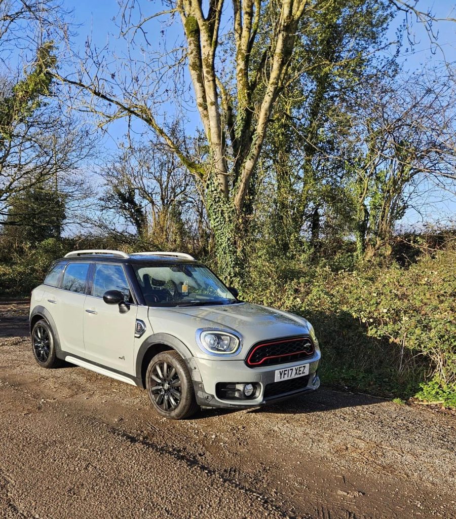 MINI Countryman Cooper S ALL4 Auto side