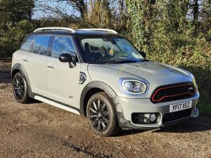 MINI Countryman Cooper S ALL4 Auto side
